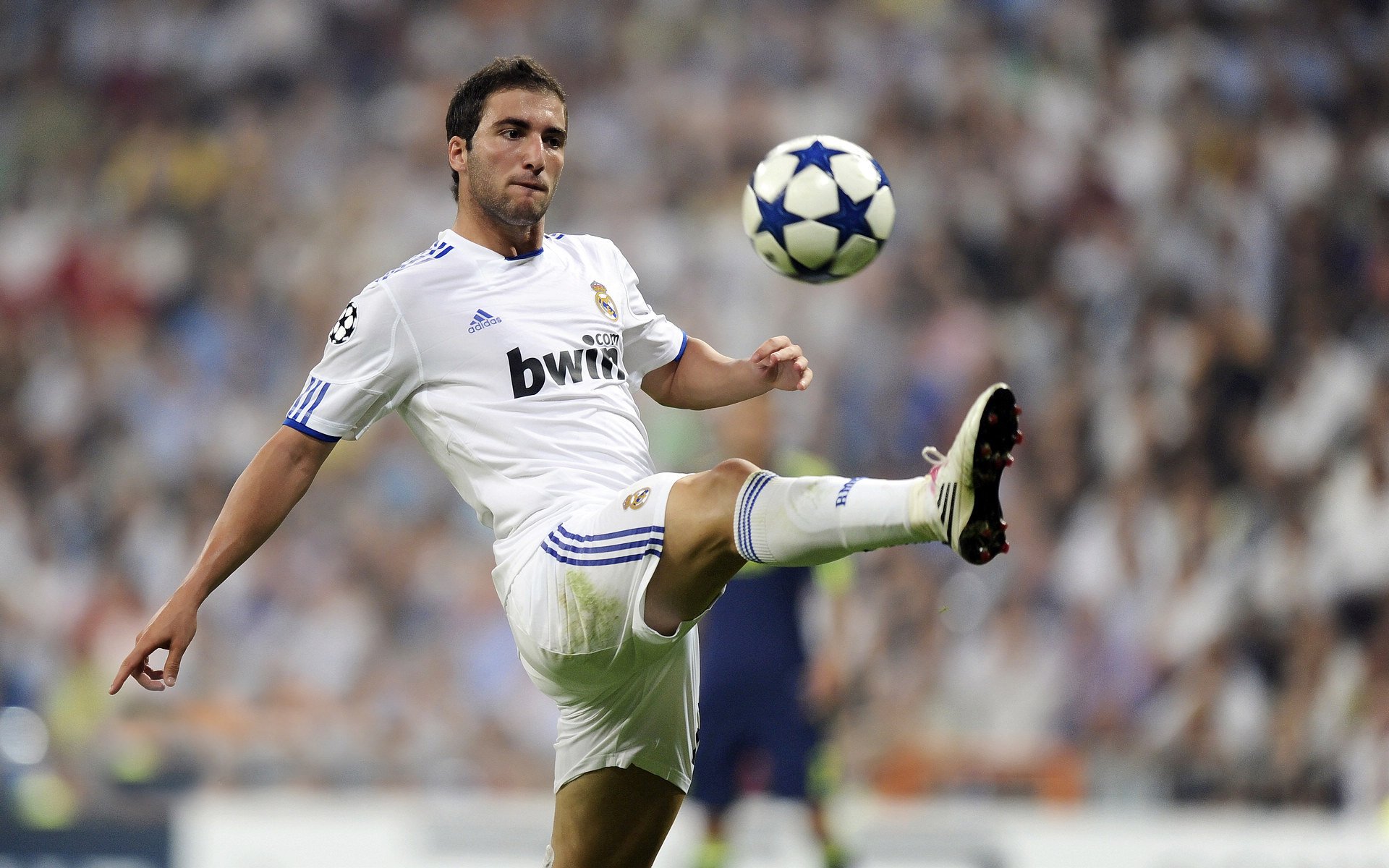 2026世界杯官方吉祥物正式亮相，展现未来科技元素，世界杯吉祥物设计