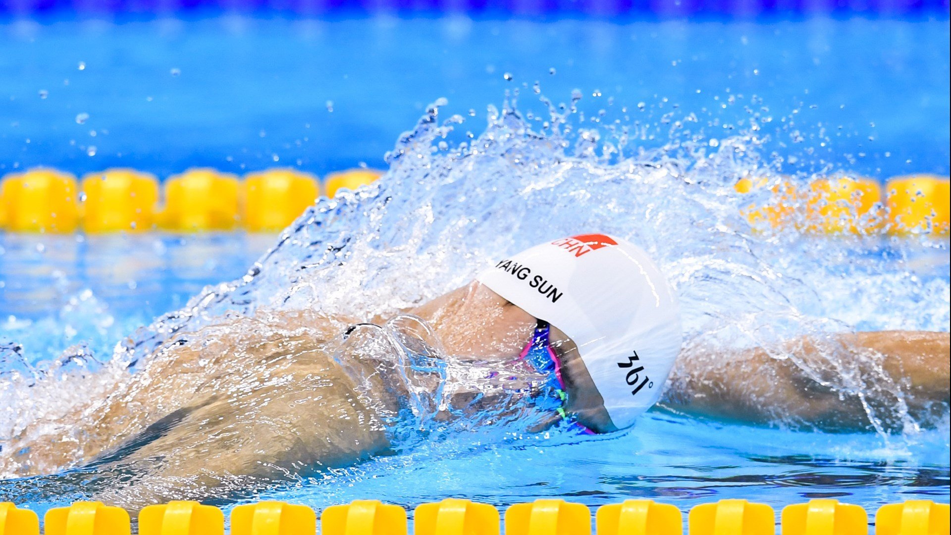 中立代表队B混合接力决赛冲刺抢眼