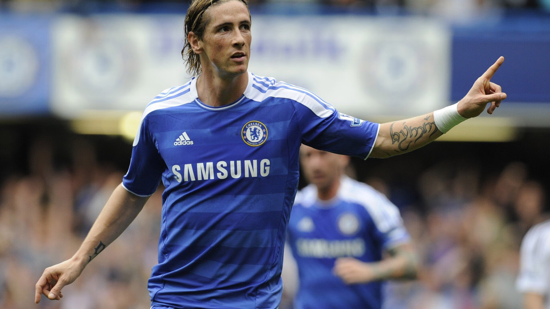 开云体育中国官网-曼联后卫伤愈复出助球队重回正轨，曼联后卫线